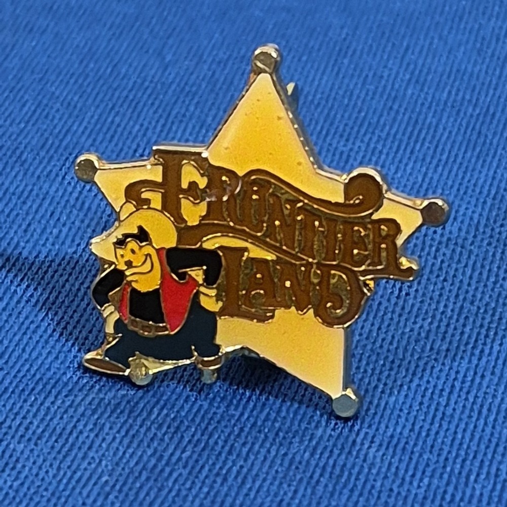 Vintage Walt Disney Frontierland Outlaw Pete Badge Travel Souvenir Pin